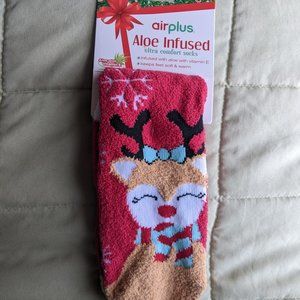 Airplus Holiday Aloe Infused Crew Socks